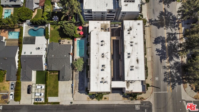 Building Photo - 4660 Coldwater Canyon Ave