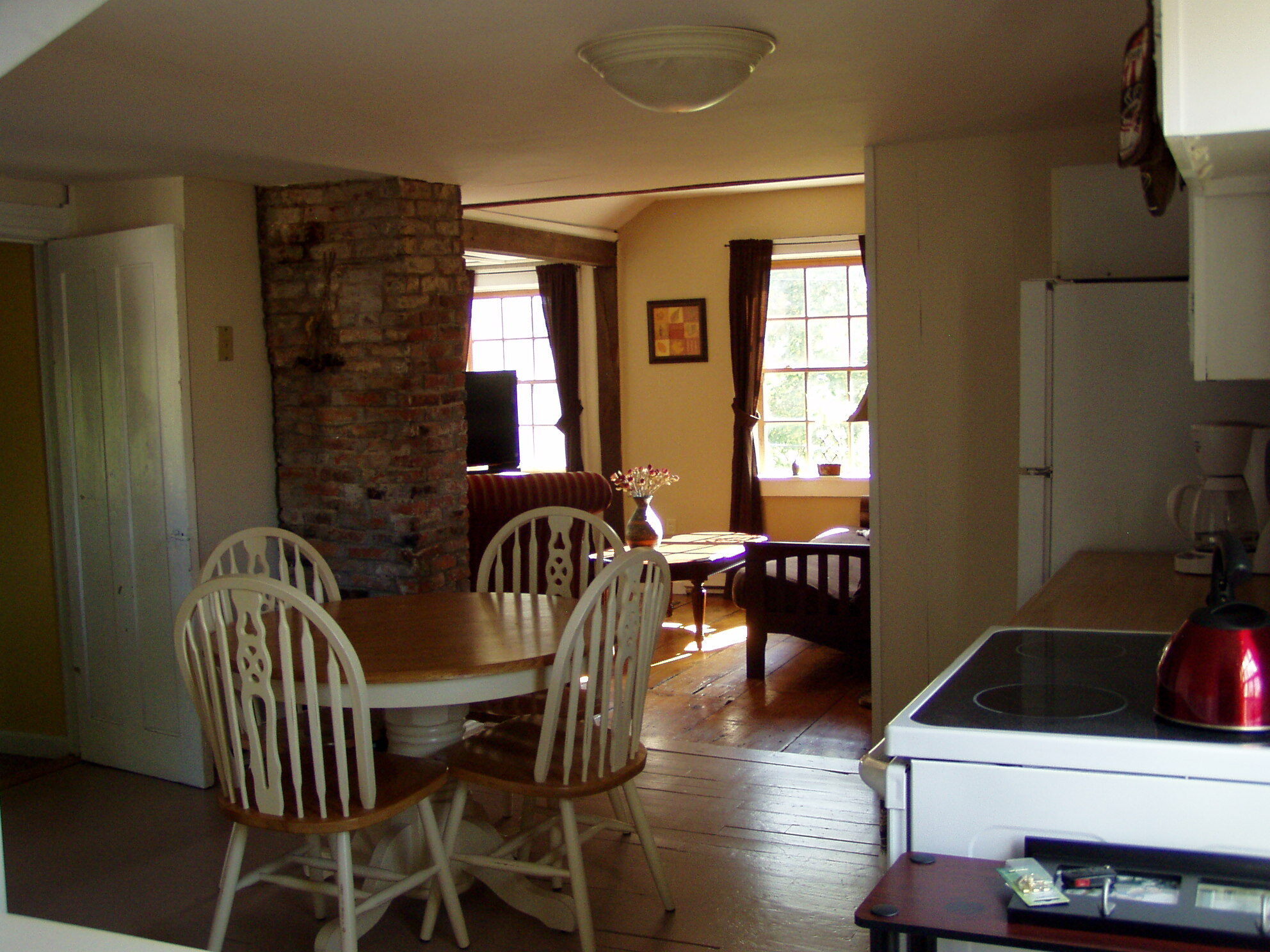 Dining Area - 30 Golden Hill St