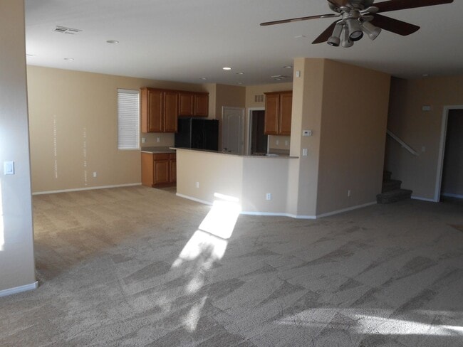 Building Photo - Fantastic 2 Story Home in Mountains Edge with Community Pool