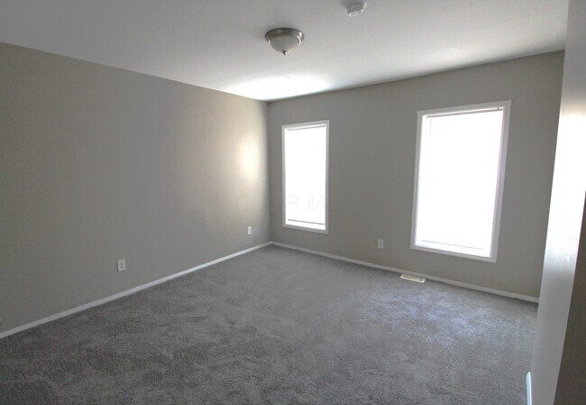 Building Photo - 392 N Garfield Ave