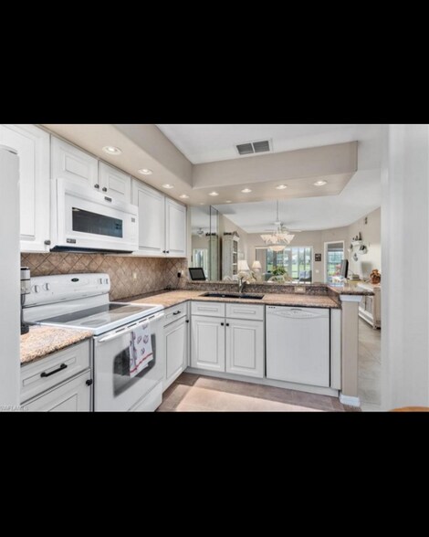 Building Photo - 13641 Worthington Way