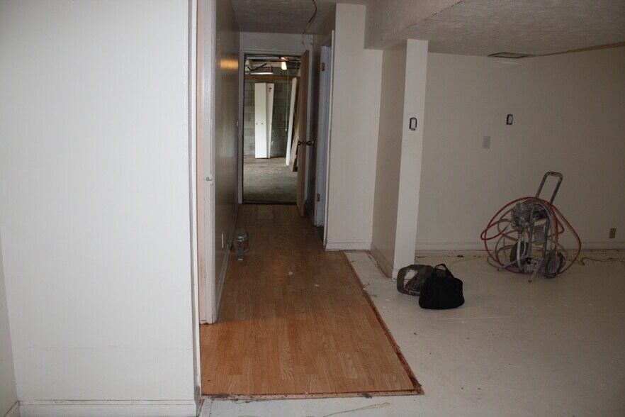 Building Photo - 14471 Spring Cir