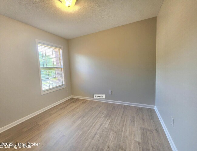 Building Photo - 7223 Meadow Ridge Dr