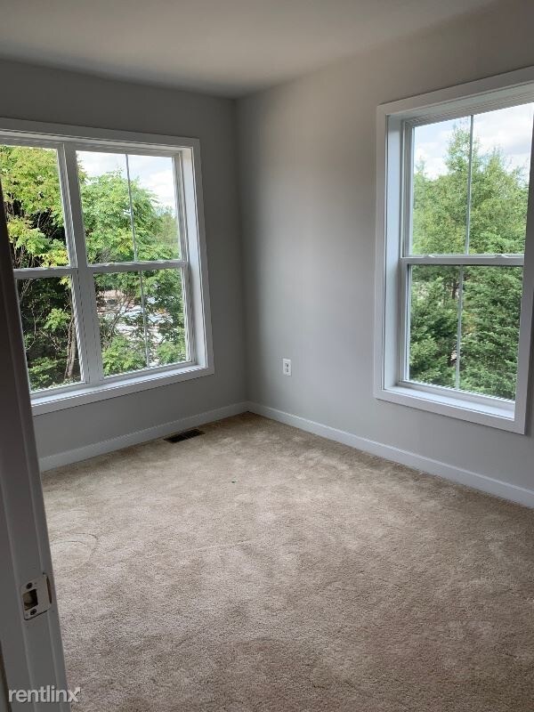 Building Photo - 3 br, 2 bath Townhome - 2363 Wyeth St