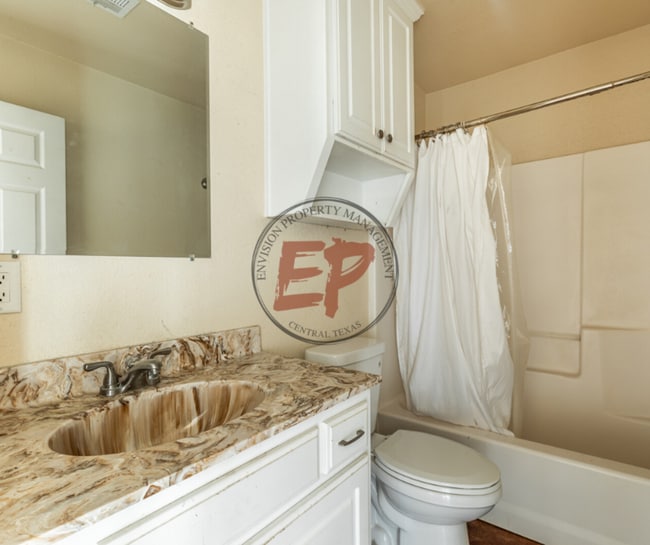 Building Photo - 2826 Jerry Mashek Dr