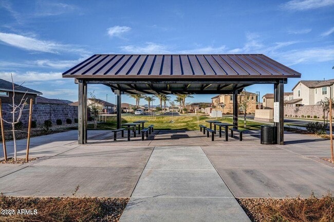 Building Photo - 9916 E Tillman Ave