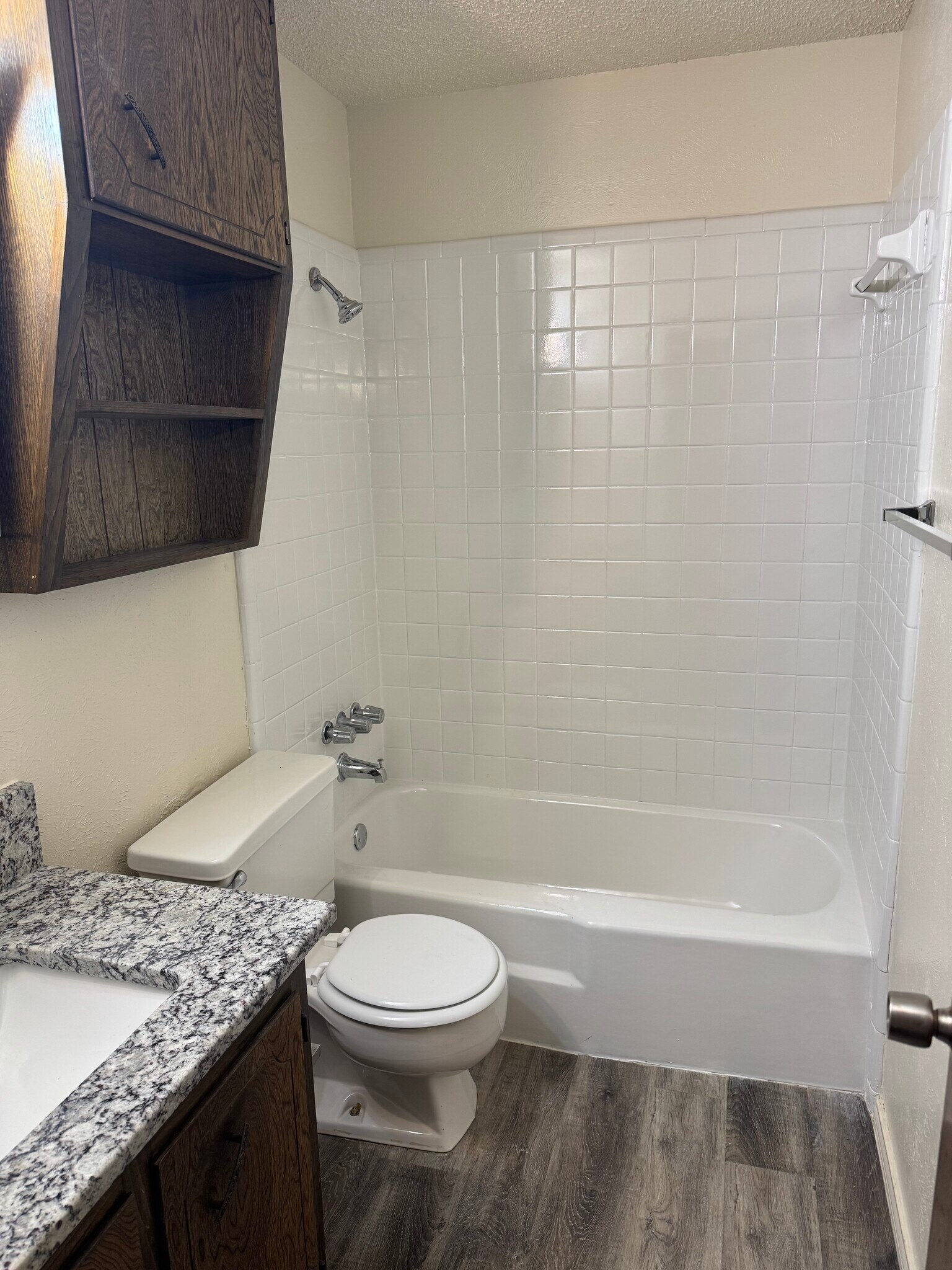 Master bedroom bathroom - 1202 Wales Dr