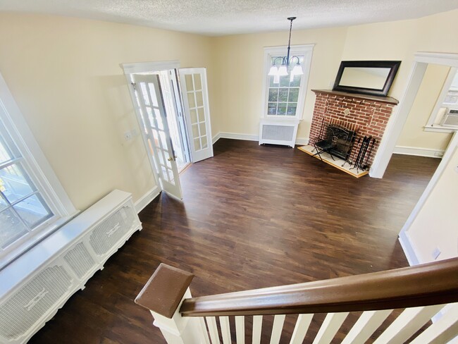 Building Photo - 1422 Markley St