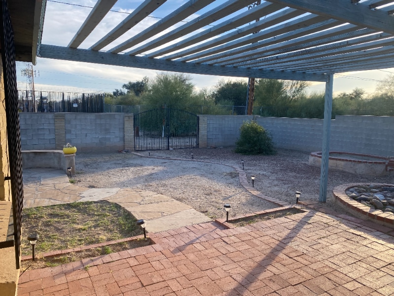 Building Photo - 1021 W Edgewater Dr