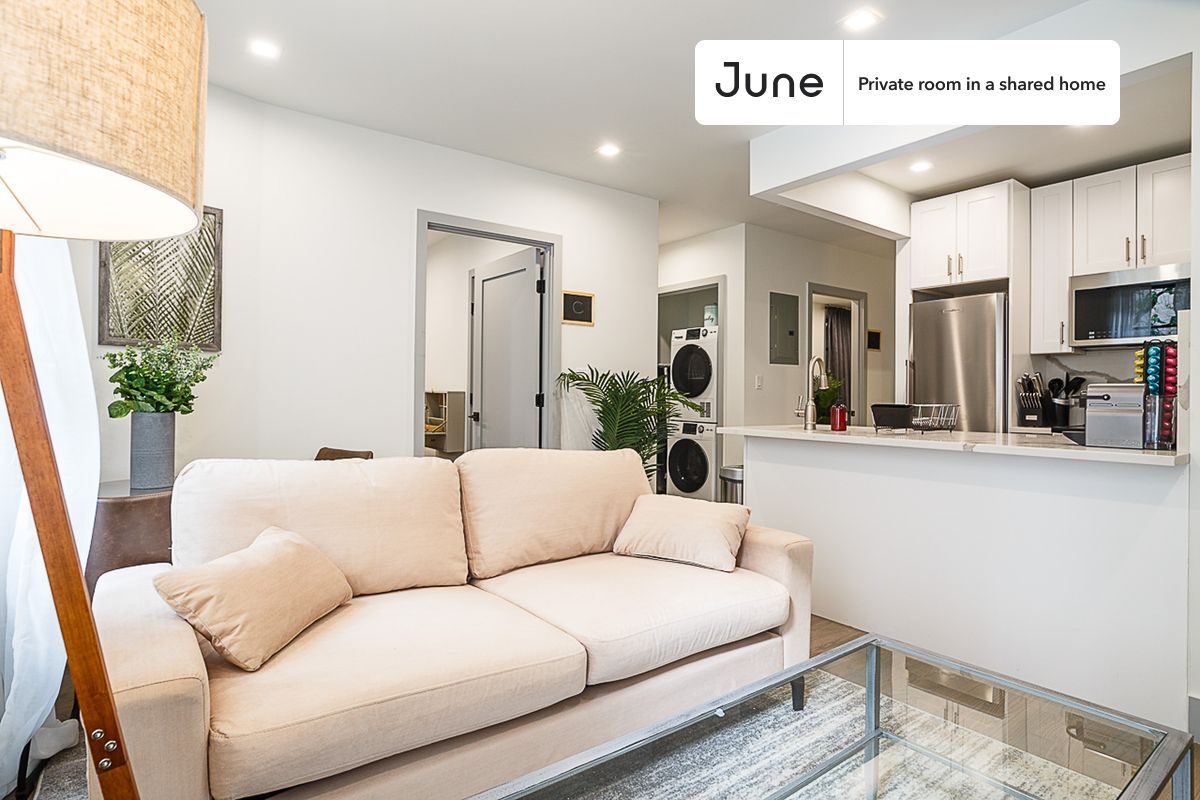 Building Photo - Room in Shared 3 bed/2 bath home