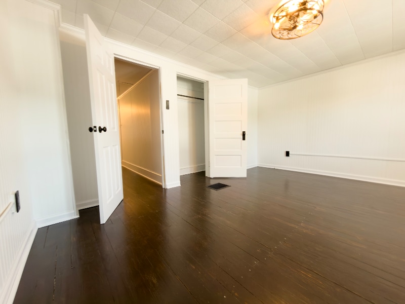 Building Photo - 14 Linden St