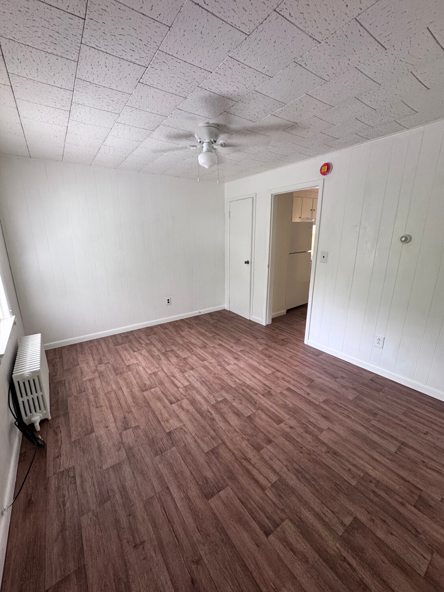 Building Photo - 204 Maple Ave