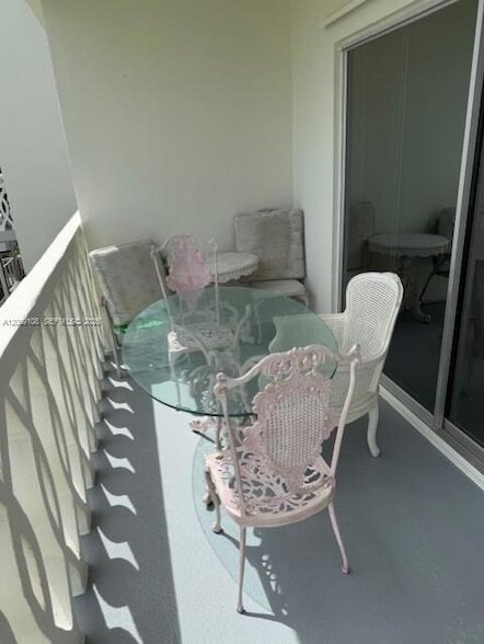 Building Photo - 450 Golden Isles Dr