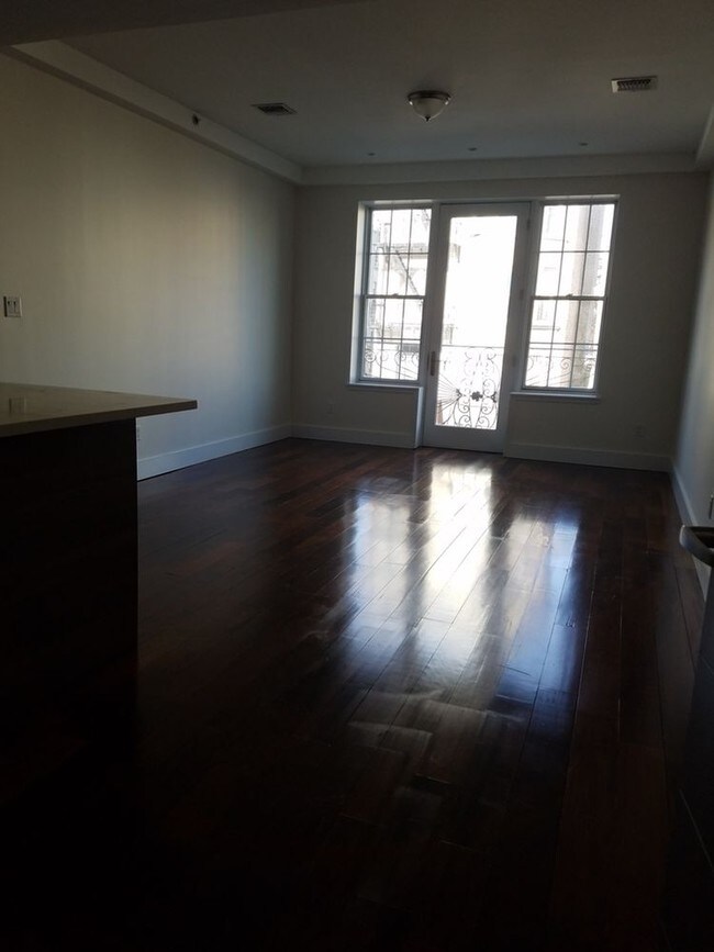 Building Photo - 202 Macon St