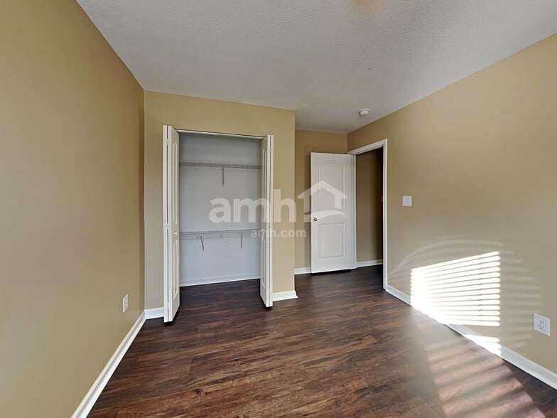 Building Photo - 12693 Old Pond Rd