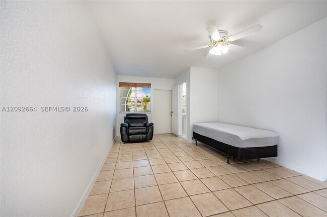 Building Photo - 1345 W 71st St