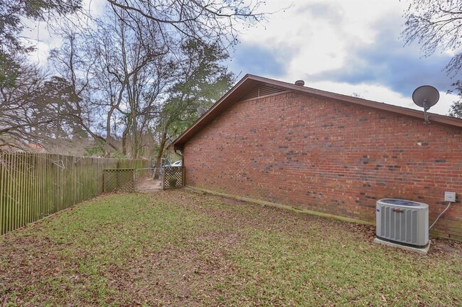 Building Photo - 2904 Old Houston Rd