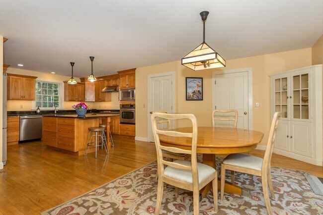 Building Photo - 34 Brush Hill Ln