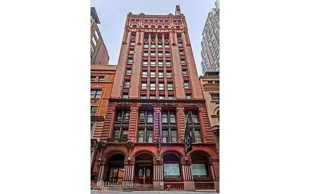 Building Photo - 56 Pine St