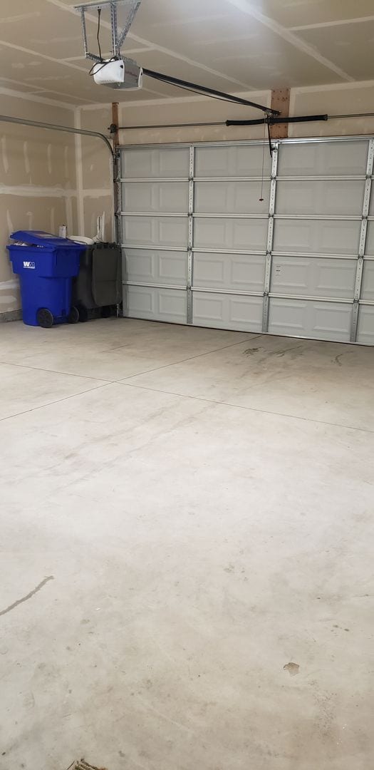 Building Photo - 1404 E 6th St