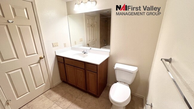 Building Photo - *****Half off First Months Rent *****2 Bed...