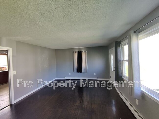 Building Photo - 85 Gilman St