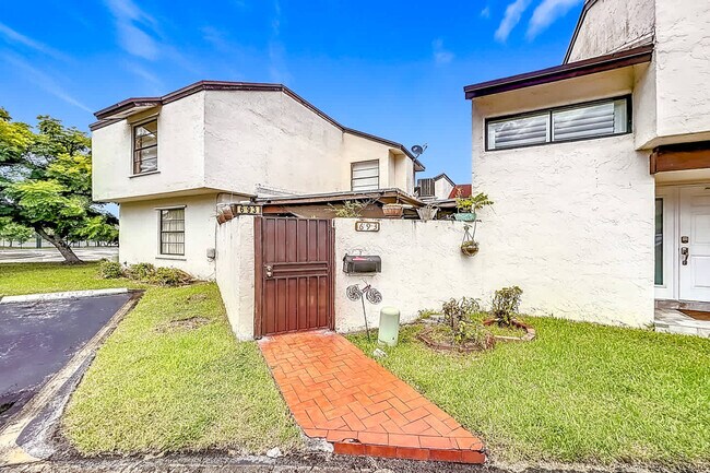 Building Photo - 693 NW 102 Pl