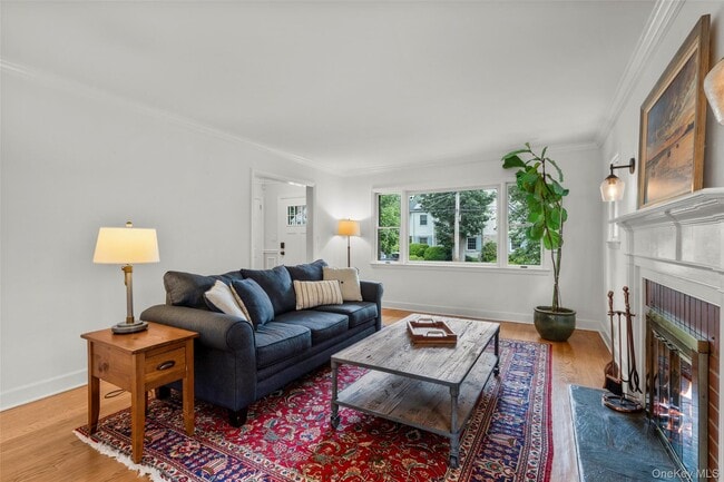 Building Photo - 42 Iselin Terrace