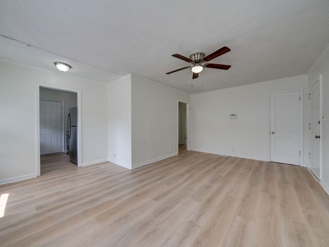 Building Photo - 139 Darnell Pl