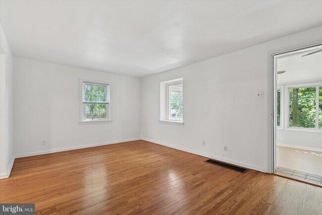 Building Photo - 433 Haverford Rd