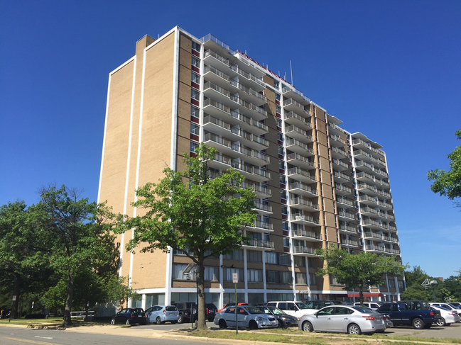 Building Photo - 101 S Whiting St