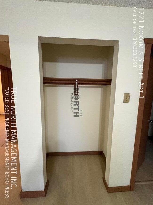 Building Photo - 1721 Nokomis St