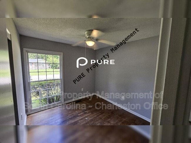 Building Photo - 364 Holly Ave