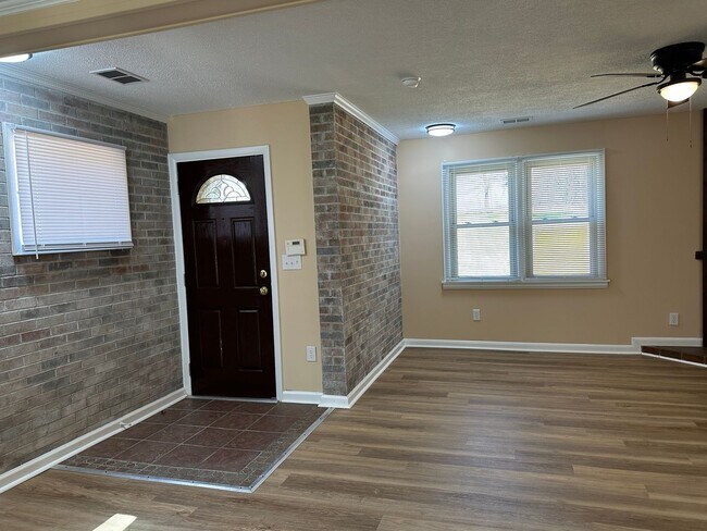 Building Photo - Charming Renovated 3 Bedroom, 1.5 Bath Home located off Hwy 87 on a 1 Acre lot.