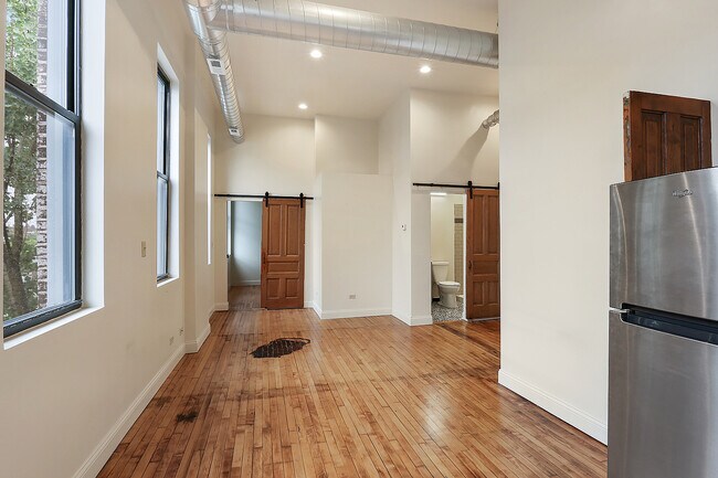 Building Photo - 1843 S Racine Ave