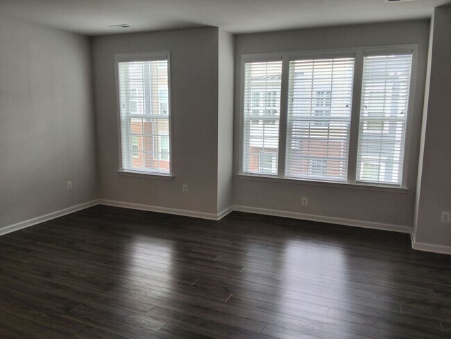 Building Photo - 8129 Wistar Creek Mews