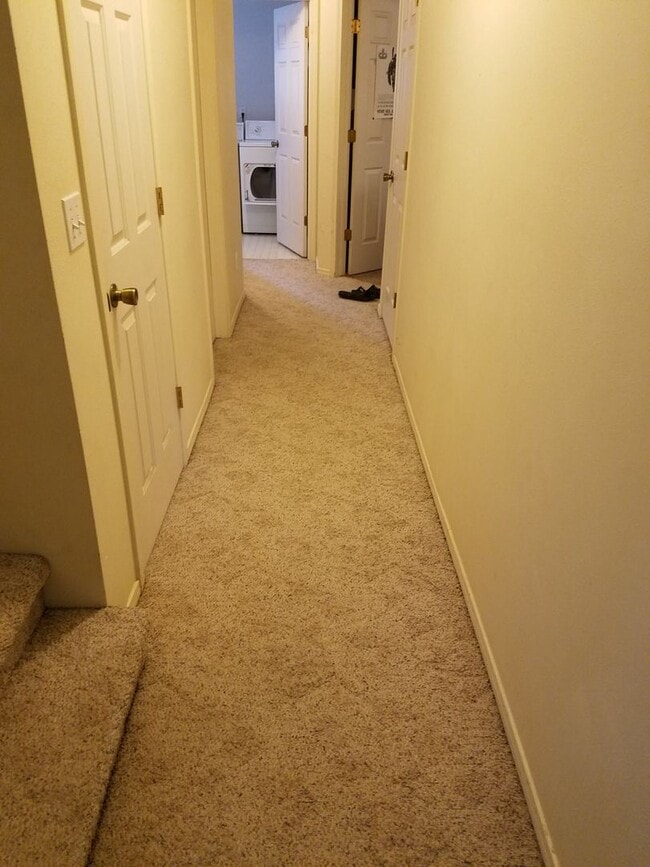 Building Photo - 4 bedroom 2 bath home in Bozeman with double attached garage