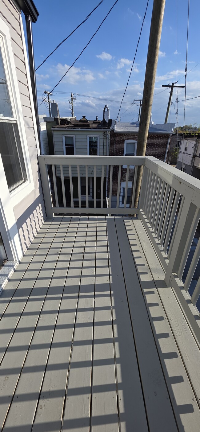 Building Photo - 700 N Streeper St