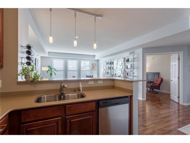 Building Photo - 545 N 1st St