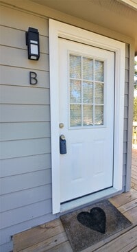 Building Photo - 605 Orangewood Dr