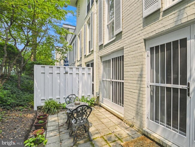 Building Photo - 56 G St SW
