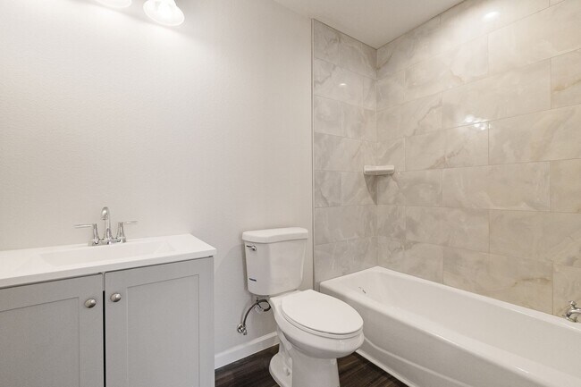 Building Photo - Paradise-Newer construction, 2 bed 2 bath +Bonus room, Garage, fenced yard, RV parking