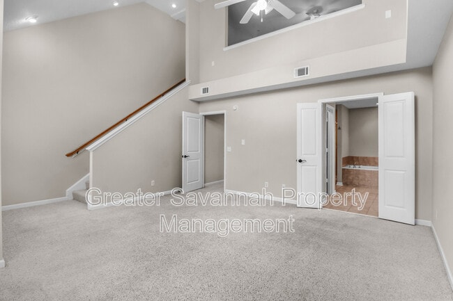 Building Photo - 125 Ventura Pl