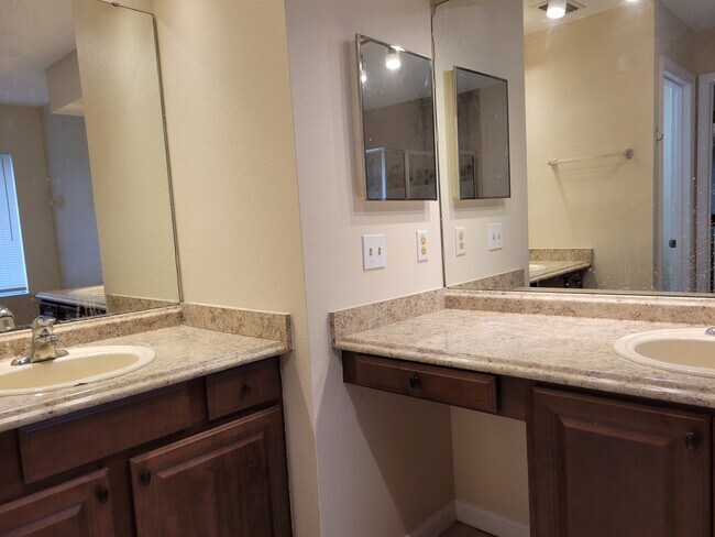 Building Photo - 1048 California Creek Dr