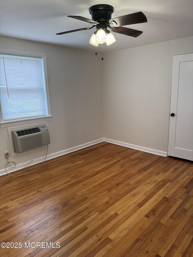 Building Photo - 146 Manor Dr
