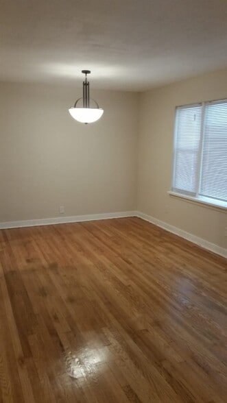 Building Photo - 8837 Granada Pl