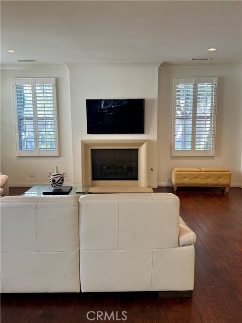 Building Photo - 209 Mantle