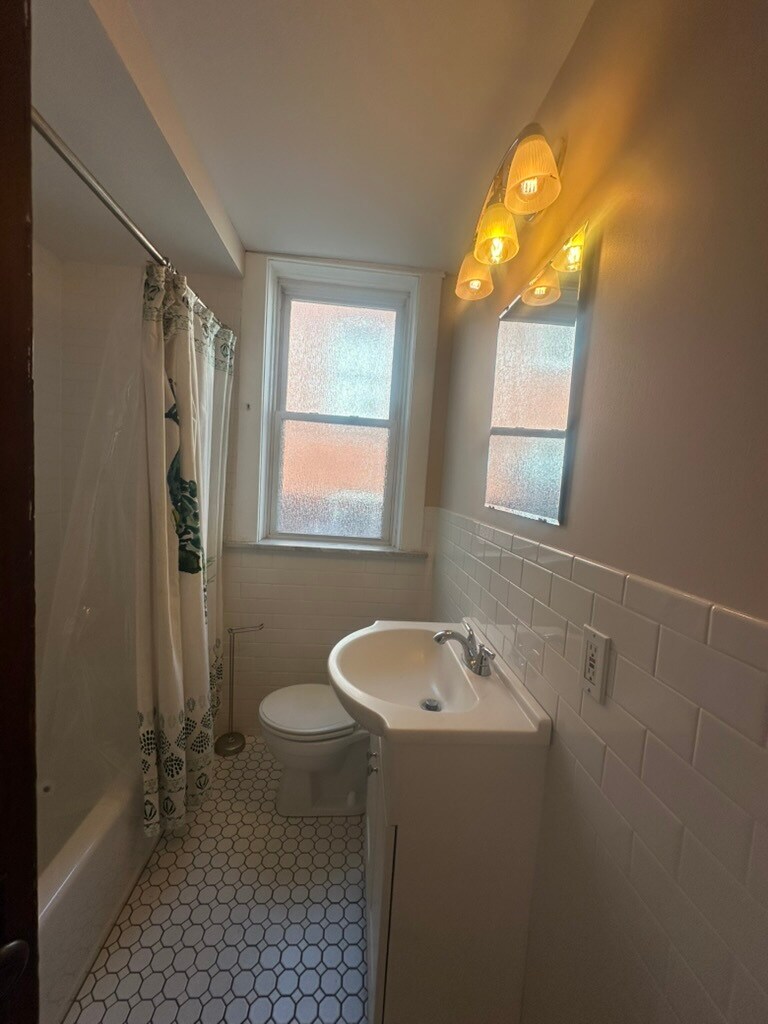 Building Photo - 5044 Bancroft Ave