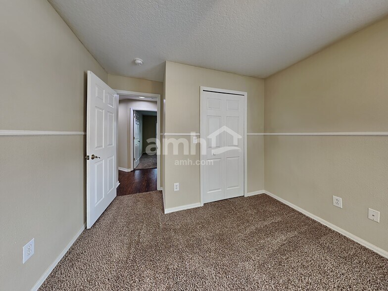 Building Photo - 9302 Dresden Pl