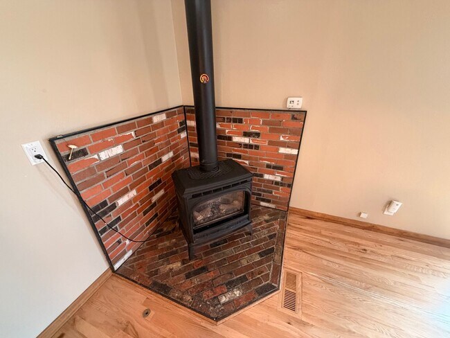 Building Photo - Beautiful Family Home in Tacoma!